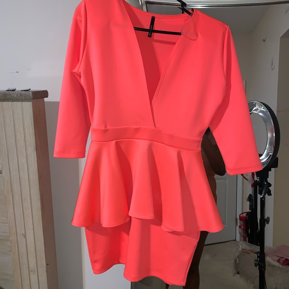 Quarter sleeve peplum dress